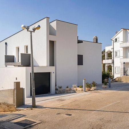 Modern, 2 Bedroom Apartment Хвар Экстерьер фото