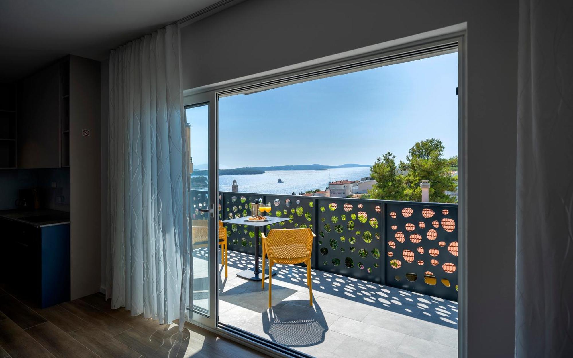 Modern, 2 Bedroom Apartment Хвар Экстерьер фото